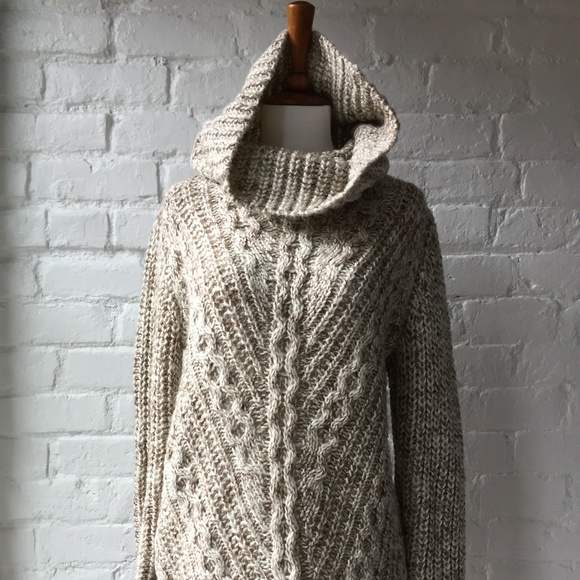 H&M Sweaters - H&M Chunky Turtleneck Sweater